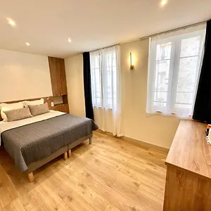 Zora Hotel