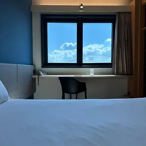 ibis-roma-fiera.it-romehotels.com/